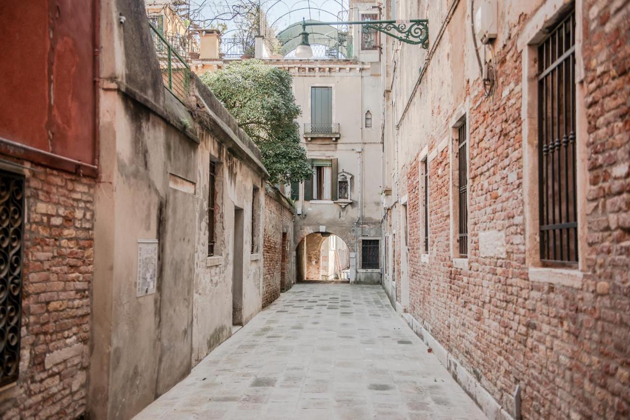 Gondola, San Giacomo Venezia Esterno foto